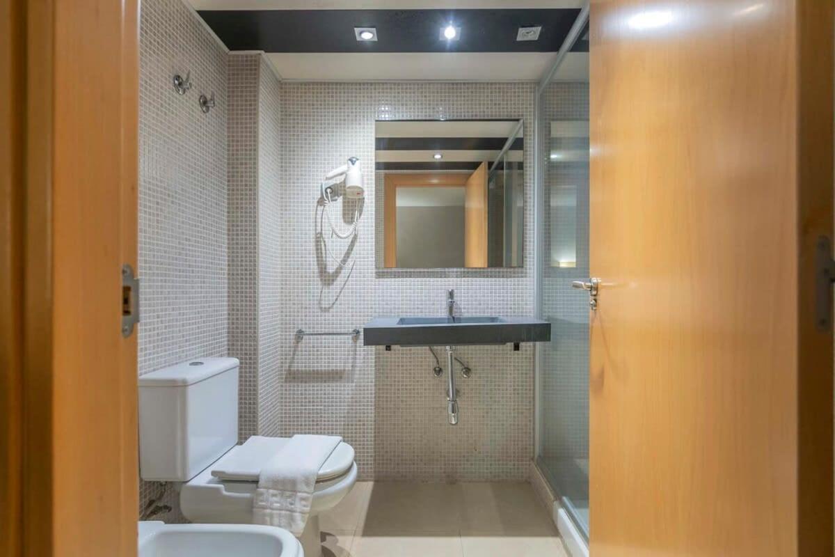 Bright And Modern Duplex With Terrace In Eixample District P2 * Barcelone